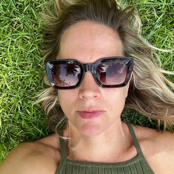 Meet your Posher, Eve - Picture 3 of 3